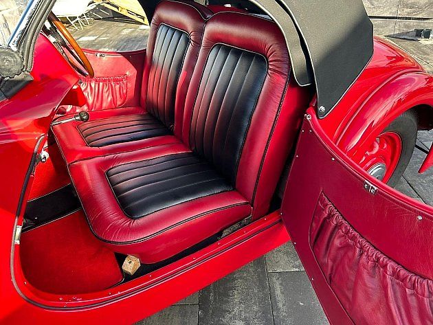 Tajemství vyhlášeného čalouníka ze Žďárska: historie, preciznost a kůže z Itálie., zdroj: se svolením Tomáše Jirčíka