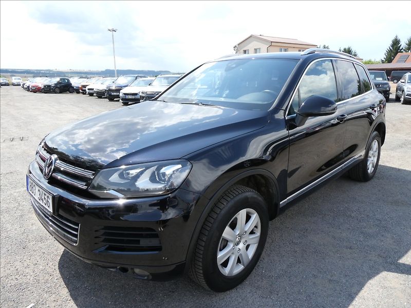 Volkswagen Touareg 3,0 TDi V6 180kW, webasto, DPH - fotka 3 z 50