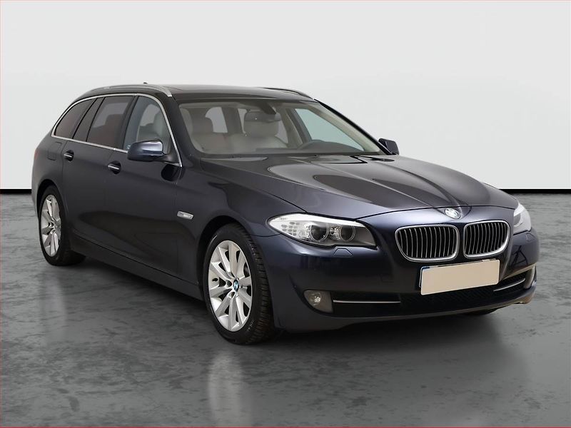 BMW Řada 5 (2012) 530d xDrive, 4X4, Automat - fotografie inzerátu