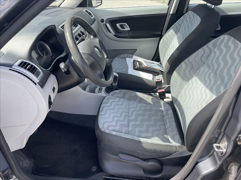 Škoda Fabia 1,4 i 16V Klima ESP serviska - fotka 7 z 32