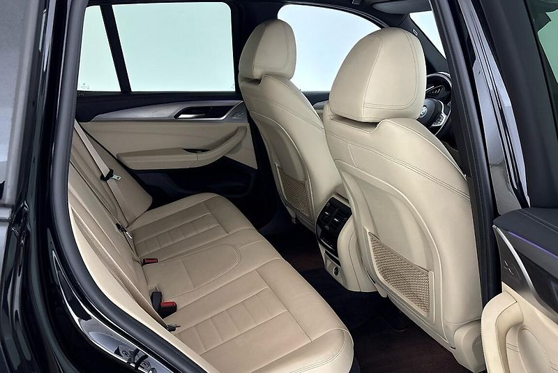 BMW X3 xDrive30d - fotka 11 z 24