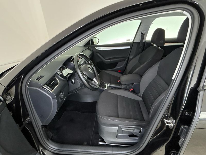 Škoda Octavia Ambition - fotka 7 z 28