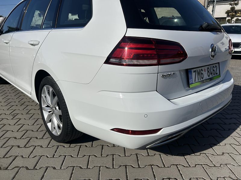 Volkswagen Golf Variant 2,0TDi Highline NAVI LEDMATRIX - fotka 7 z 69