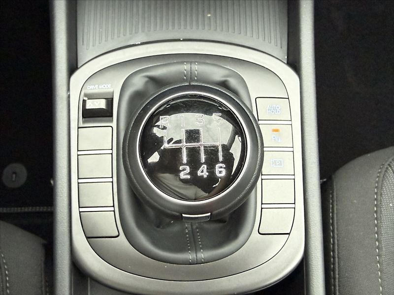 Hyundai Kona 1,0 T-GDI 74kW Comfort Club - fotka 19 z 26