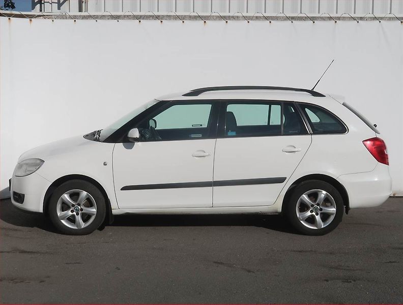 Škoda Fabia (2010) Elegance 1.2 12V, Tempomat - fotka 3 z 18