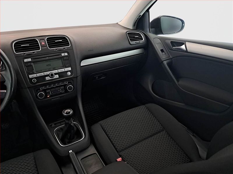 Volkswagen Golf (2009) 1.6, Tempomat - fotka 8 z 15