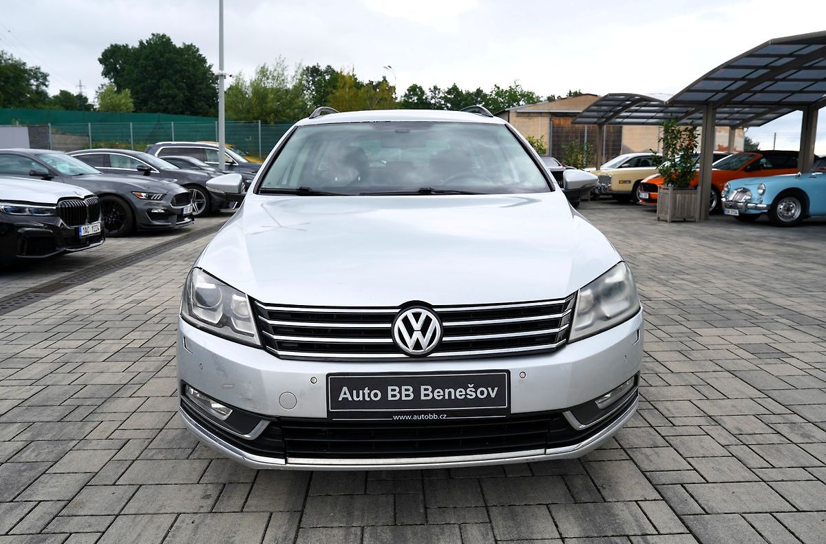Volkswagen Passat 2.0 TDI DSG 140PS/navigace