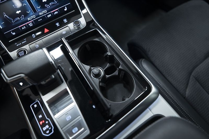 Audi Q7 3,0 TDI QUATTRO S-LINE 1. MAJ - fotka 32 z 51