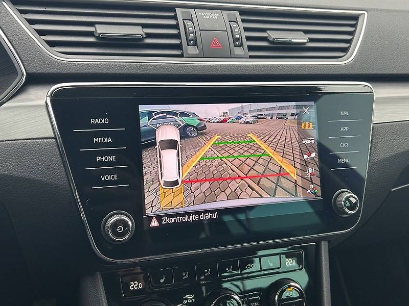 Škoda Superb Style 7DSG 2,0TDI - fotka 19 z 26