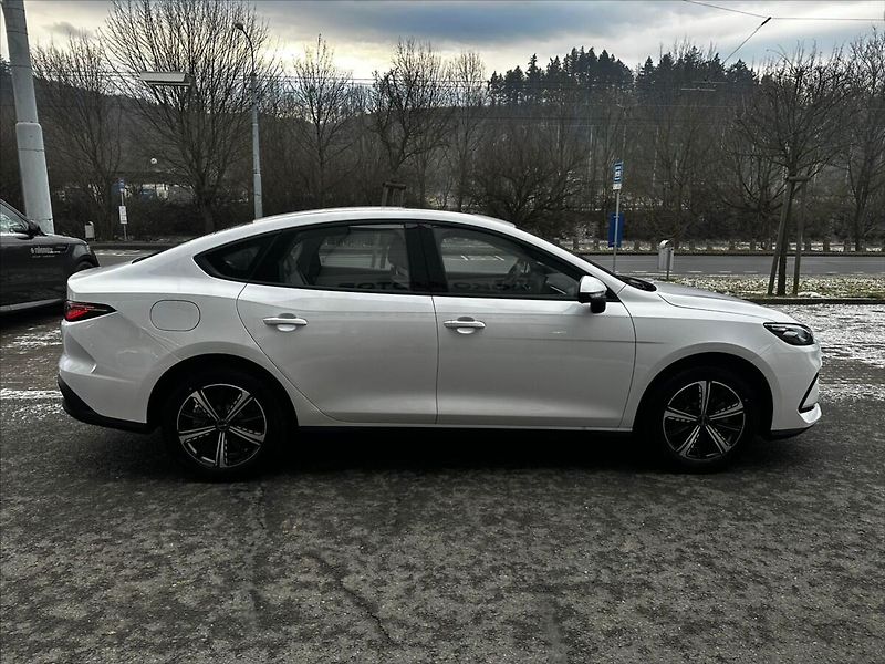 BYD Seal 5 DM-i (2025) 1,5   COMFORT - fotka 9 z 21