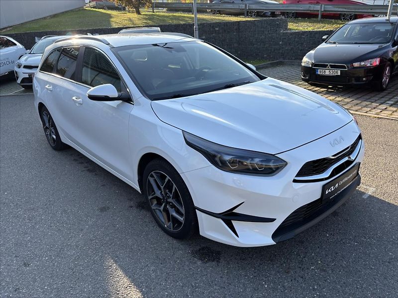 Kia Ceed 1,5 TGDi AT TOP ZÁRUKA TAŽNÉ - fotka 7 z 51