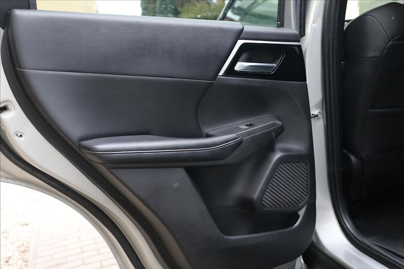 Mitsubishi Outlander 2,4 7míst, intense - fotka 53 z 70
