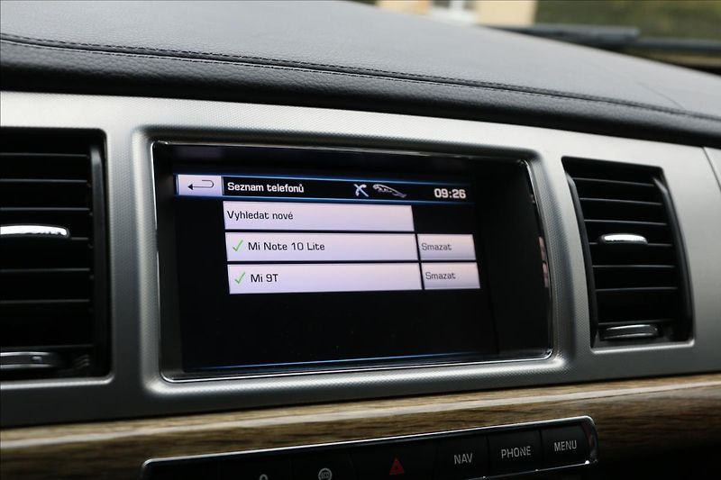 Jaguar XF 3,0 ČR, Automat, Navigace - fotka 35 z 46