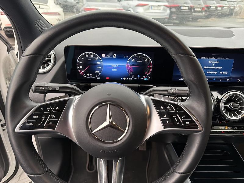 Mercedes-Benz GLA 180d, 1. majitel, CZ - fotka 10 z 16