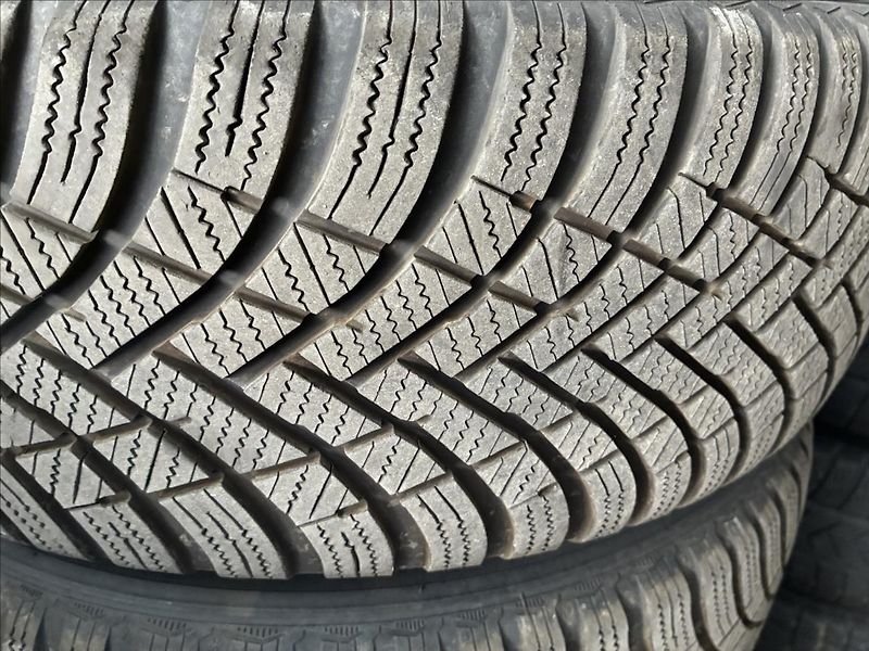 Seat Ateca 2,0 TDI TAŽNÉ,KAMERA,KŮŽE - fotka 34 z 35