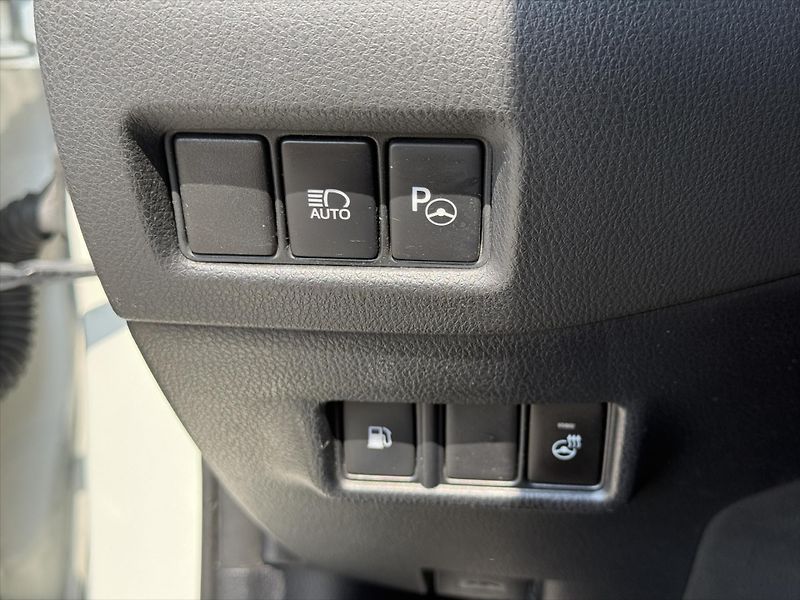 Toyota C-HR 1,8 Selection Bi-tone - fotka 17 z 19