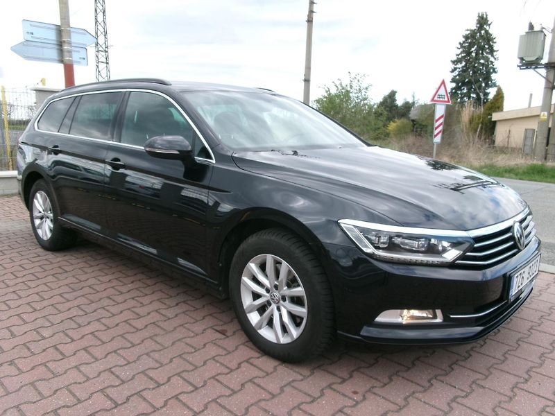 Volkswagen Passat Variant (2018) 1,5TSI AC NAVI ACC BT - fotka 10 z 39