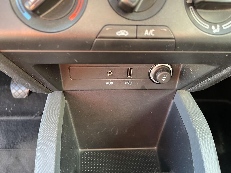 Škoda Fabia 1.0 MPi 55 kW - fotka 20 z 29