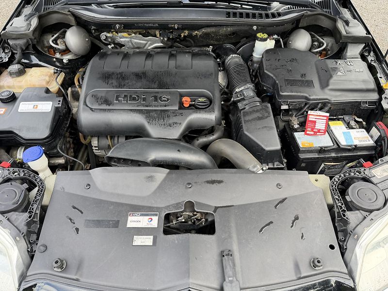 Citroën C5 2.0 HDI - fotka 21 z 22