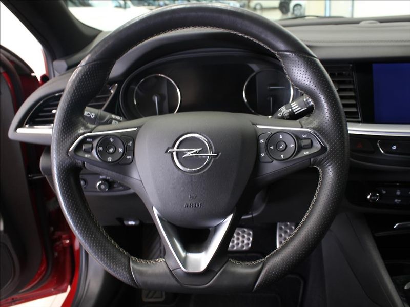 Opel Insignia 2,0 D 128kW 4x4 AT Paměť 56tkm - fotka 9 z 14