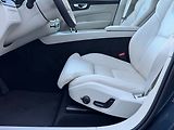 Volvo XC60 B5 AWD PLUS, ACC, LIGHT PAKET - náhled 10