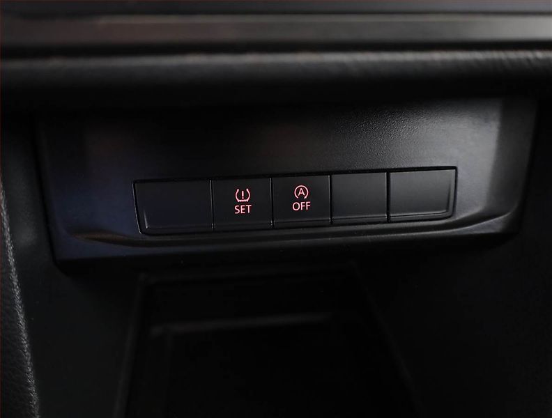 Volkswagen Caddy (2016) 2.0 TDI, 5Míst, ČR - fotka 10 z 17
