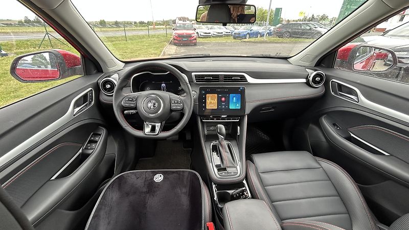 MG ZS (2025) 1.0 T-GDI AUT Exclusive  - fotka 9 z 20