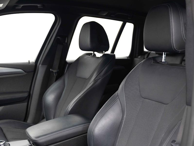BMW X3 xDrive20d - fotka 19 z 22