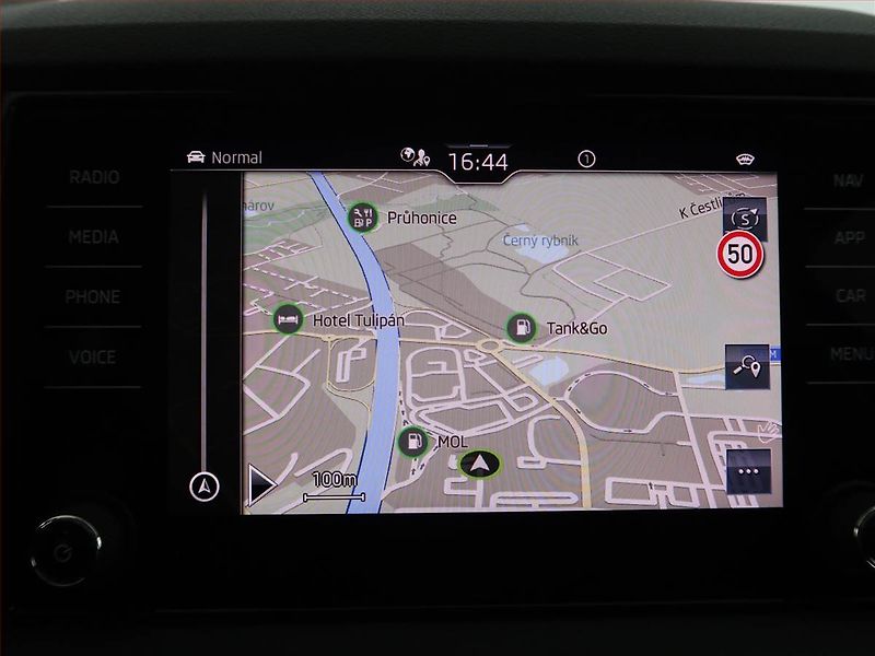 Škoda Karoq (2022) Style 2.0 TDI - fotka 20 z 21