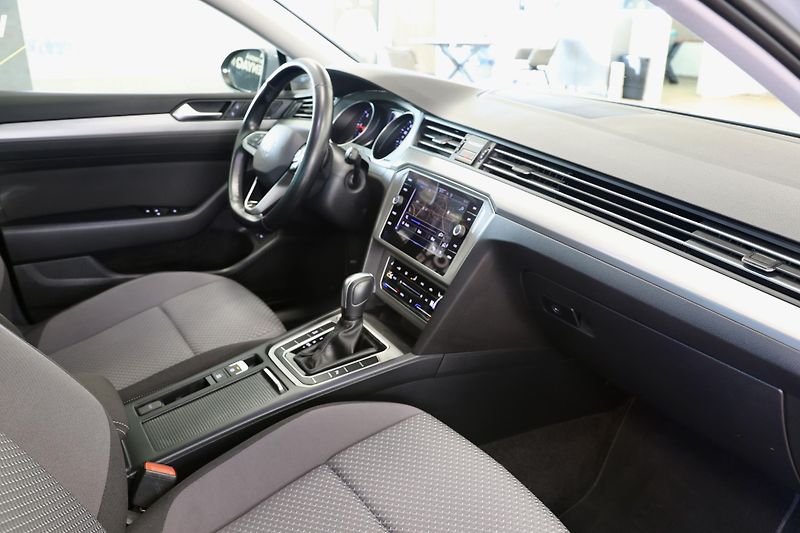 Volkswagen Passat (2024) 2.0TDI DSG Nez.Topení 48000KM - fotka 15 z 25
