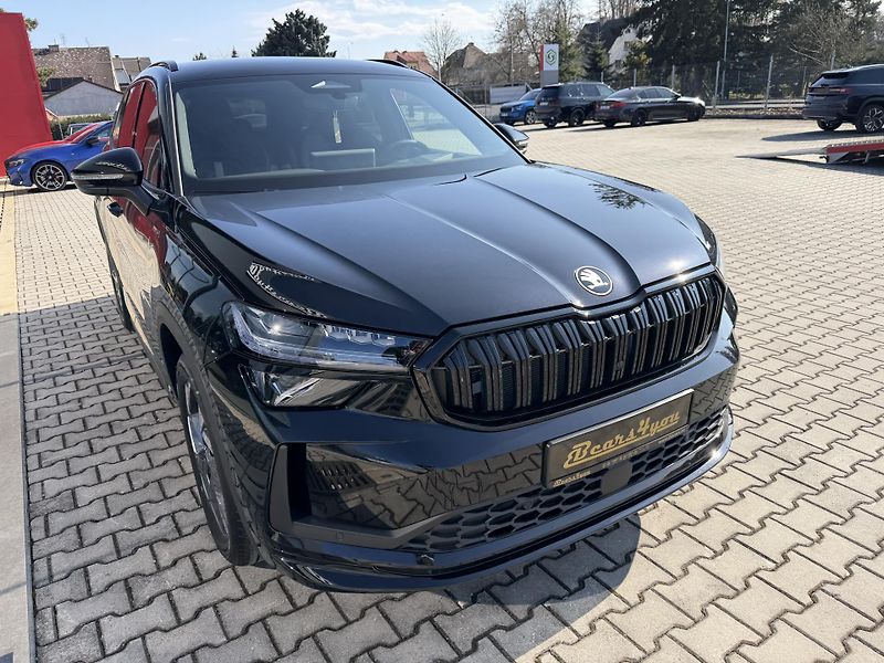 Škoda Kodiaq (2026) 2.0TDI 142kW 4X4 SPORT R19 HUD - fotka 13 z 47