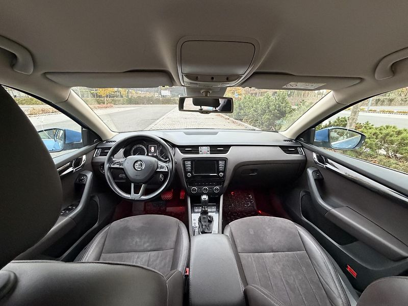 Škoda Octavia (2017) Škoda Octavia III Combi L&K - fotka 14 z 18