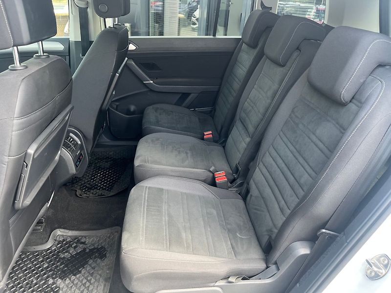 Volkswagen Touran 2.0 TDI/110kW Comfortline DSG - fotka 16 z 24