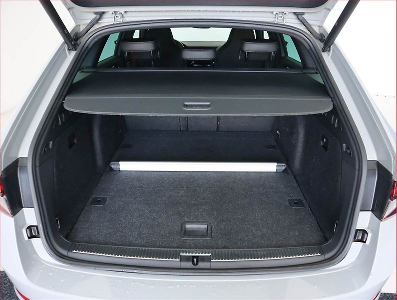Škoda Superb (2022) Sportline 2.0 TDI - fotka 14 z 21