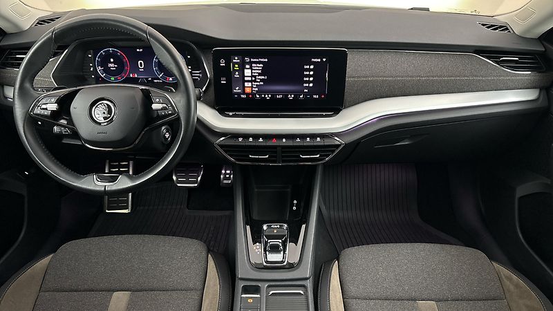 Škoda Octavia 2.0 TDI DSG 4x4 Scout Combi - fotka 8 z 27