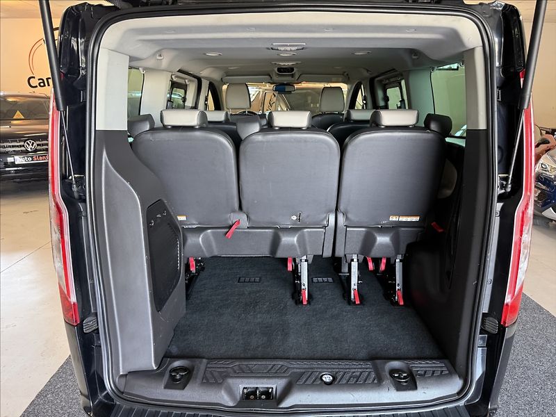 Ford Tourneo Custom 2,2 TitaniumX,114kW,po servisu - fotka 27 z 31