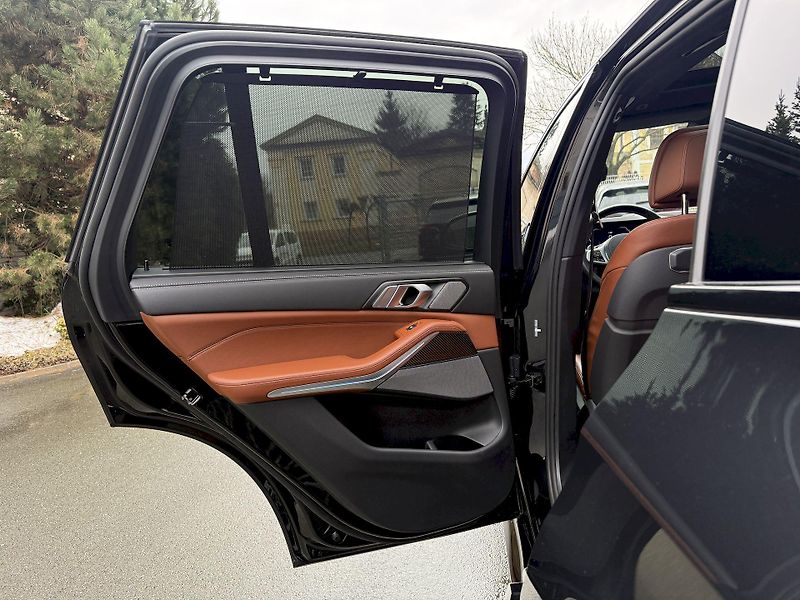 BMW X5 xDrive40d M-PRO Individual AIR - fotka 23 z 50