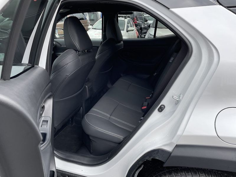 Toyota Yaris Cross 1.5 Hybrid 4x4 130k - fotka 13 z 29