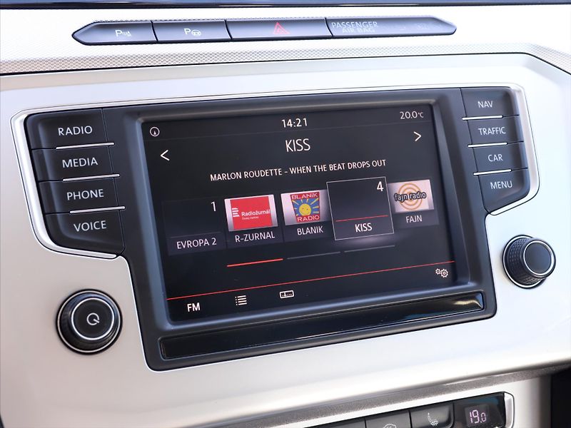 Volkswagen Passat 2.0 TDI 110kW Comfortline - fotka 20 z 33