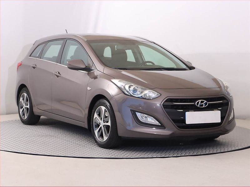 Hyundai i30 (2015) 1.6 MPI, Serv.kniha, Tempomat - fotografie inzerátu