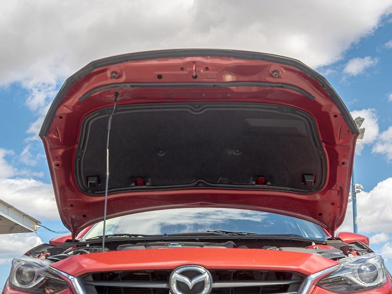 Mazda 3 (2015) ČR 2.2D 110KW – PLNÁ SERVISKA! - fotka 48 z 54