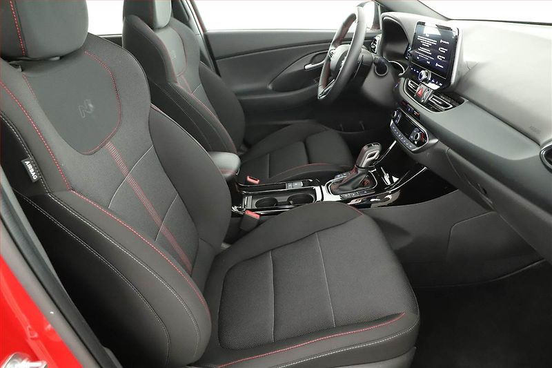 Hyundai i30 (2025) 1.5 T-GDI MHEV 48V, N- Line - fotka 7 z 21