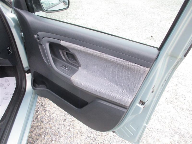 Škoda Fabia 1,4 i 16V, klima, ABS, ESP, - fotka 10 z 32