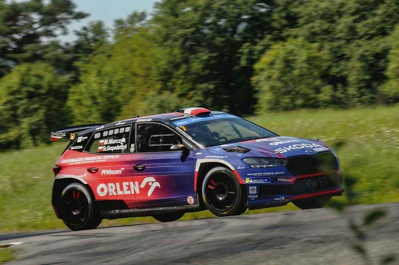V rámci přípravy na víkendový 53. ročník Barum Czech Rally Zlín absolvovala třicítka pilotů úterní test na trati Ludkovice - Biskupice.