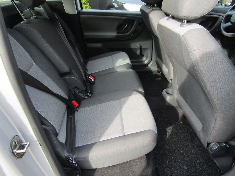 Škoda Roomster (2011) 1.6 TDI 66kW  BEZ KOROZE - fotka 24 z 34