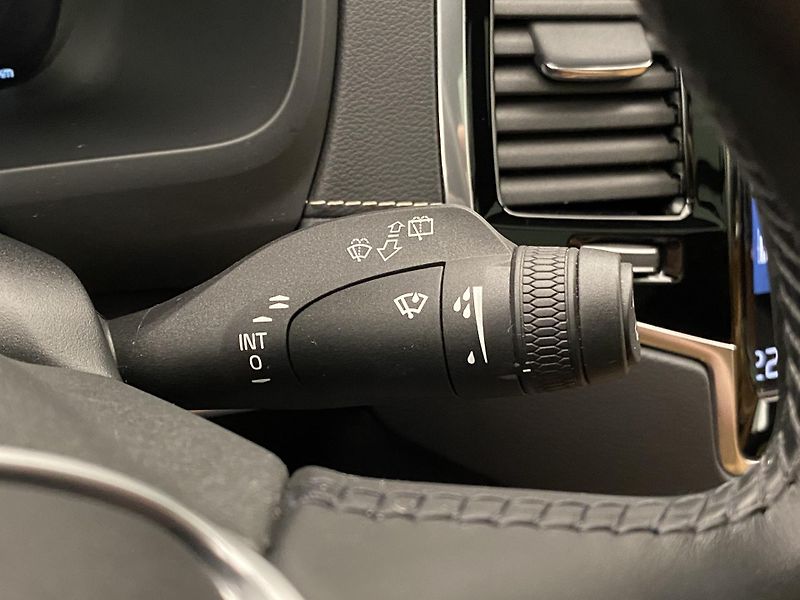 Volvo XC90 B6 AWD INSCRIPTION AUT CZ 7m - fotka 23 z 55