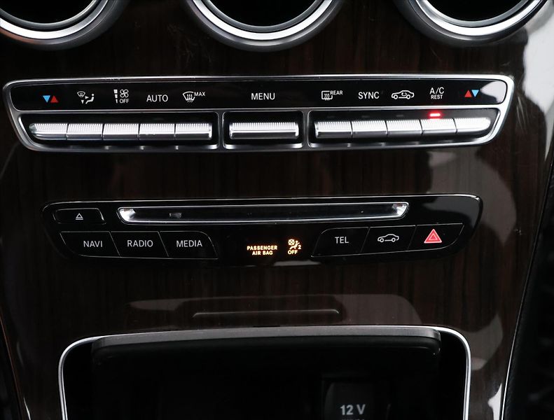 Mercedes-Benz GLC 2,1 220d 125kW 4Matic Aut. LED - fotka 31 z 41