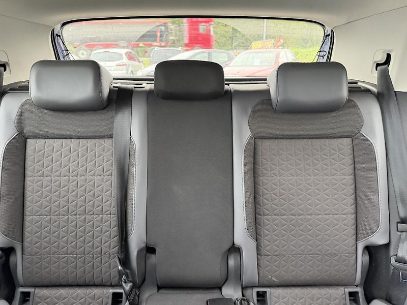 Volkswagen T-Cross 1.0 TSI R-line - fotka 16 z 23