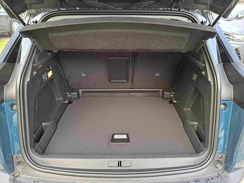 Peugeot 3008 (2021) 1,2 PT ALLURE 18ALU kameraNAVI - fotka 14 z 27