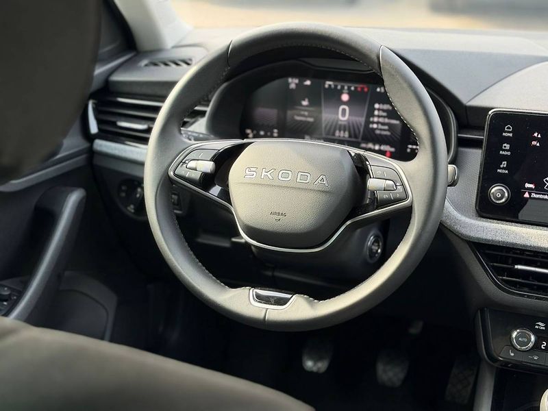 Škoda Scala Selection 1,0 TSI 85 kW 6° MP - fotka 11 z 36